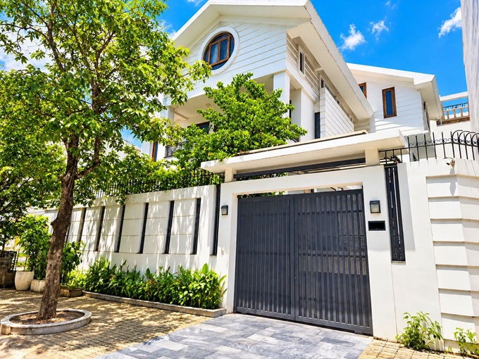 Bán biệt thự mặt tiền đường Đỗ Pháp Thuận, An Phú - An Khánh, Quận 2: Diện tích 320m² (16x20m), hầm