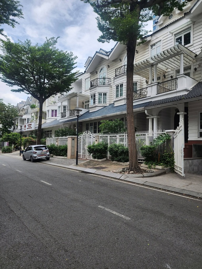Bán biệt thự Saigon Pearl Bình Thạnh: Cắt lỗ sâu 14 tỷ, diện tích 7m x 21m, hầm trệt lầu áp mái, giá