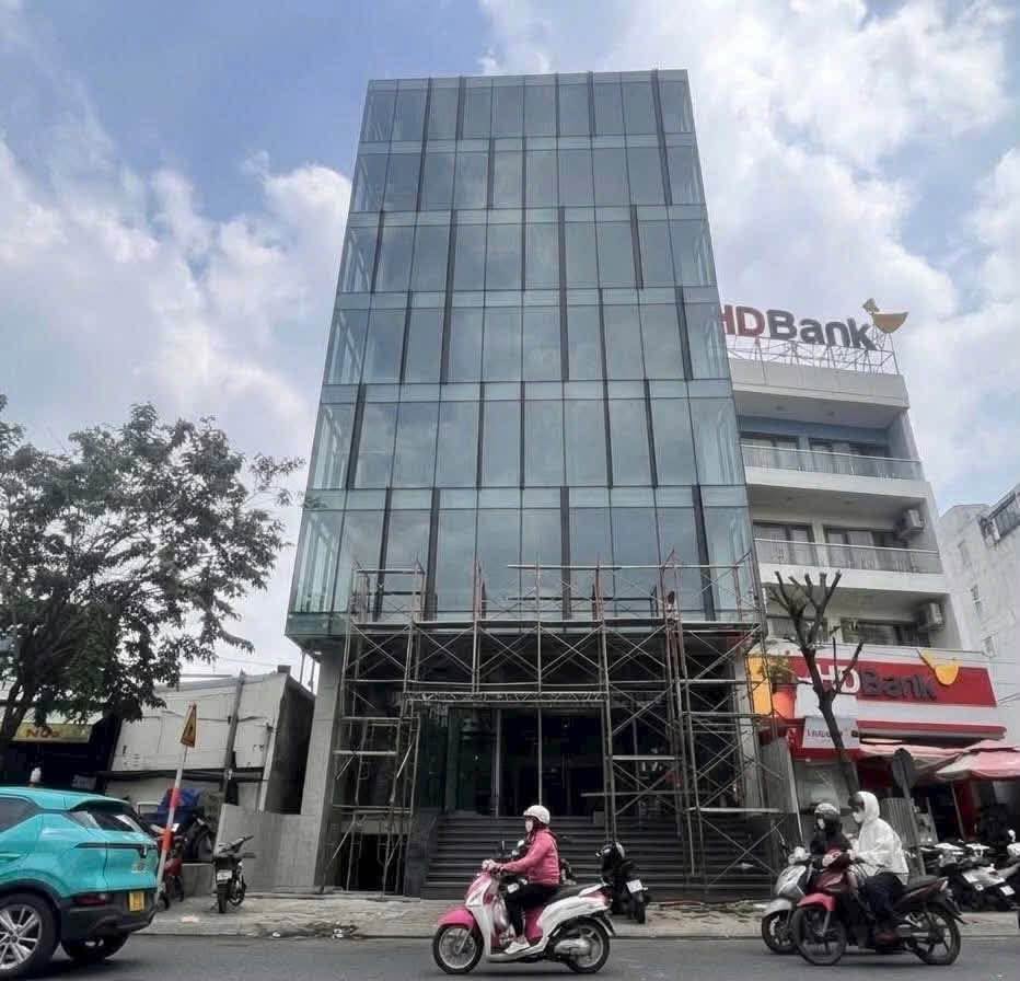 Cho Thuê Tòa Nhà Văn Phòng Mặt Tiền Số 10 Nguyễn Văn Hưởng, Thảo Điền, TP.HCM: Diện Tích Sử Dụng 1.6