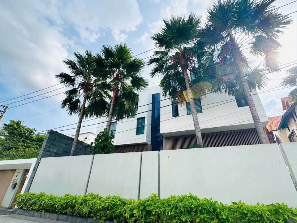 BÁN BIỆT THỰ MẶT TIỀN 11A TRẦN VĂN SẮC THẢO ĐIỀN – 1.000M² – THANG MÁY, HỒ BƠI – 280 TỶ