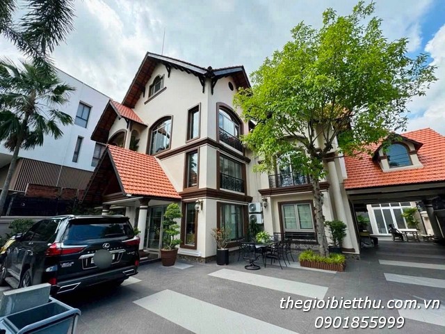 BÁN BIỆT THỰ ĐƯỜNG TRẦN VĂN SẮC THẢO ĐIỀN – QUỸ ĐẤT 670M² (22x31M) – ĐANG LÀM VĂN PHÒNG – 245 TỶ