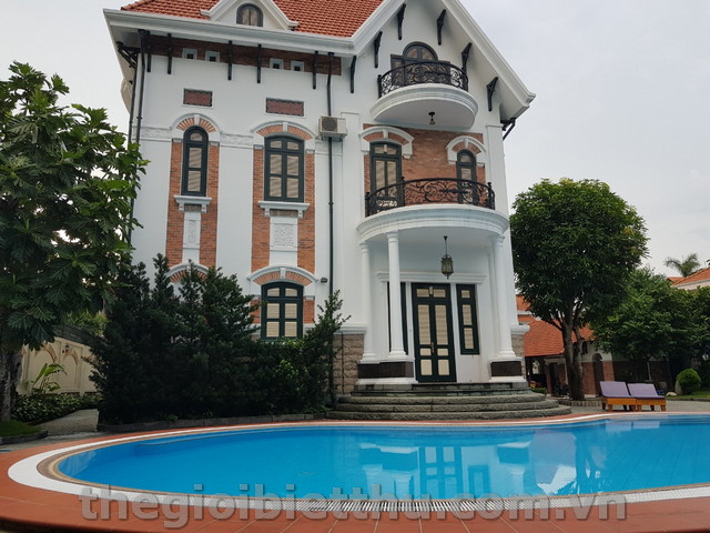 BÁN BIỆT THỰ SÂN VƯỜN 28 NGUYỄN Ư DĨ THẢO ĐIỀN – 1.288,7M² SỔ CÔNG NHẬN – NỘI THẤT GỖ GIA TỘC – 400 TỶ
